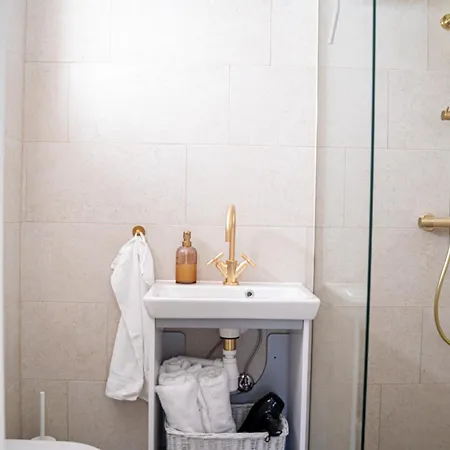 Lille Med Havudsigt Og Sauna Вилла